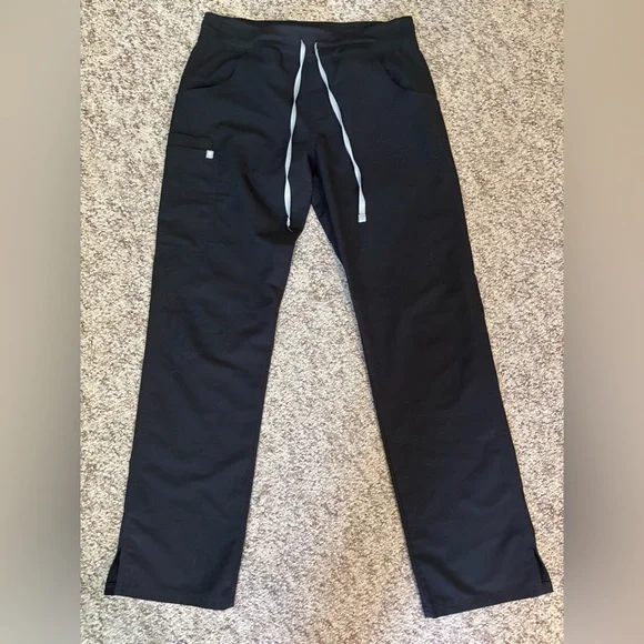 Figs Women’s Kade Black Cargo Straight-Leg Scrub Pants with Gray Drawstring - Picture 2 of 6